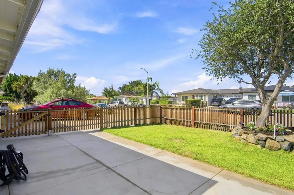 235 Coneflower Street Encinitas, CA 92024