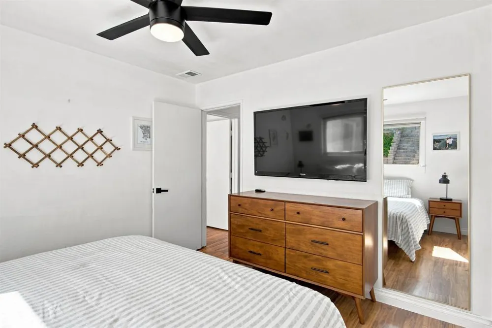 235 Coneflower Street Encinitas, CA 92024