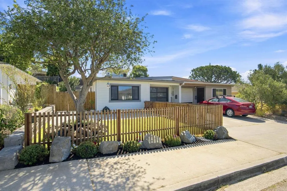 235 Coneflower Street Encinitas, CA 92024