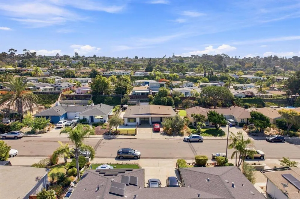 235 Coneflower Street Encinitas, CA 92024