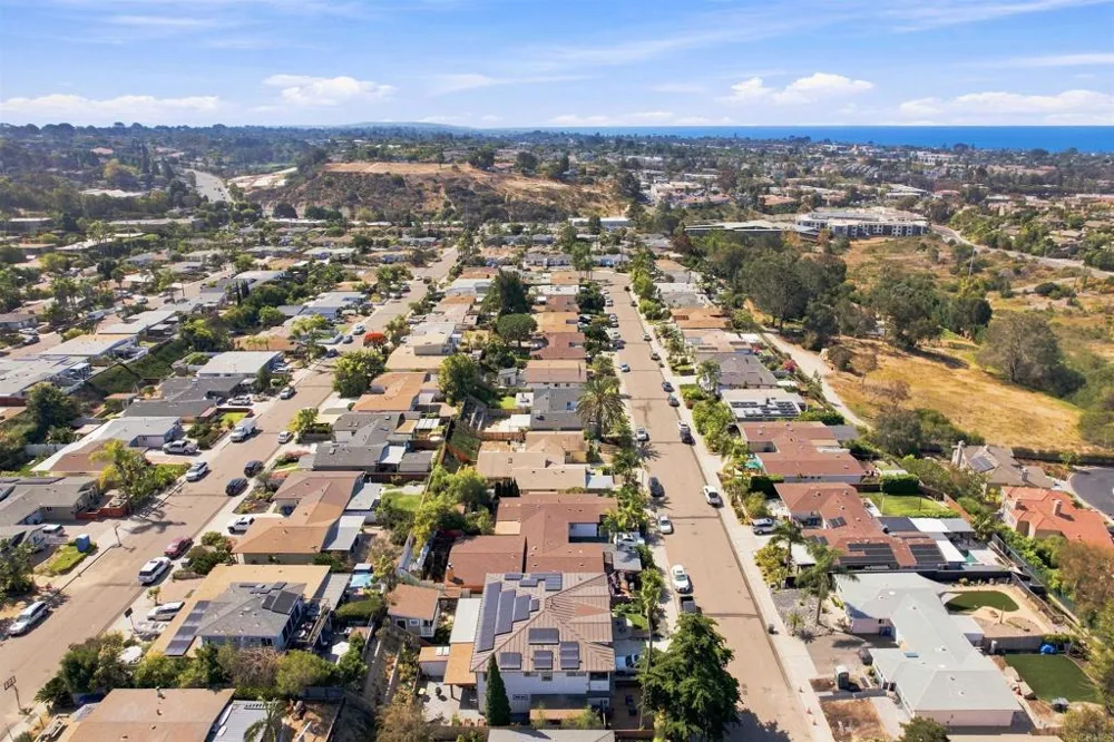235 Coneflower Street Encinitas, CA 92024
