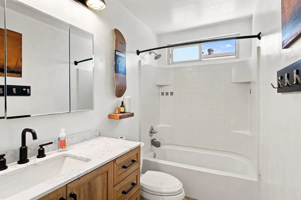 235 Coneflower Street Encinitas, CA 92024