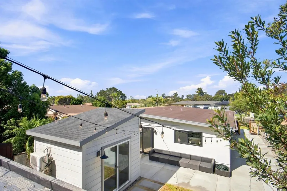 235 Coneflower Street Encinitas, CA 92024