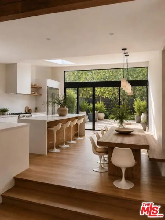 7102 Pacific View Drive Los Angeles, CA 90068