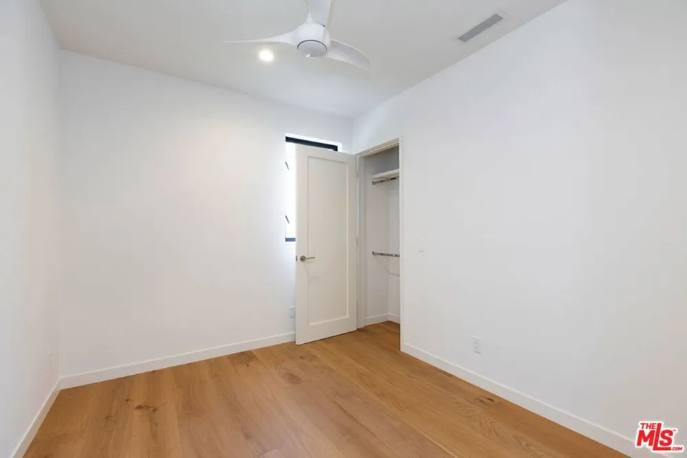 7102 Pacific View Drive Los Angeles, CA 90068