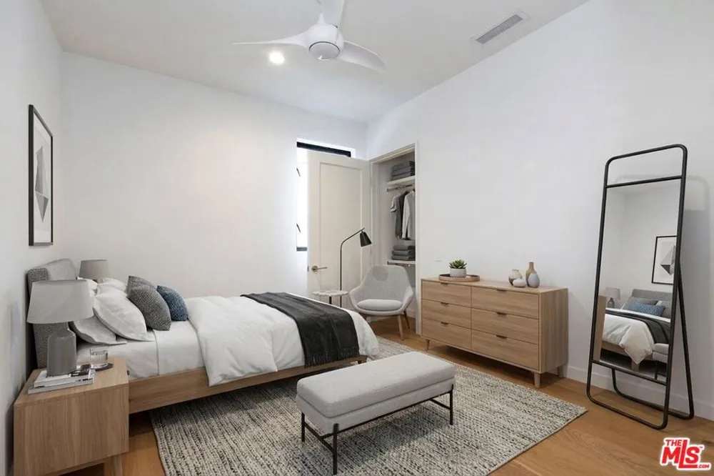 7102 Pacific View Drive Los Angeles, CA 90068