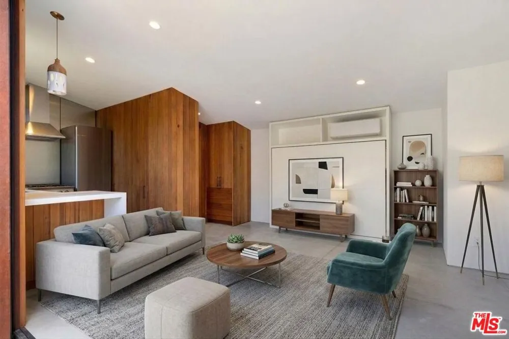 7102 Pacific View Drive Los Angeles, CA 90068