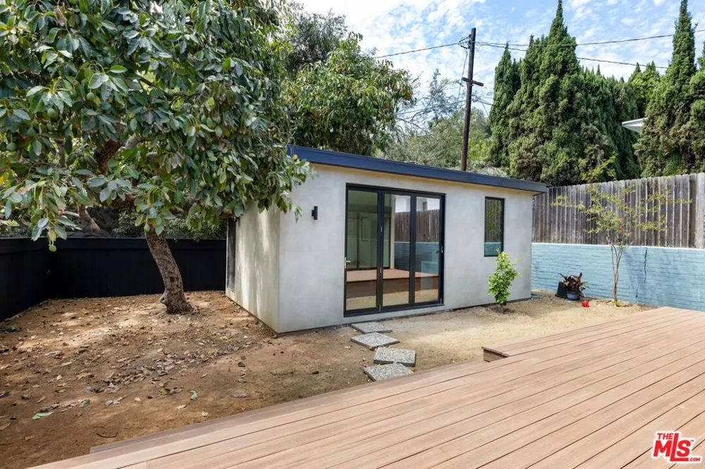 7102 Pacific View Drive Los Angeles, CA 90068