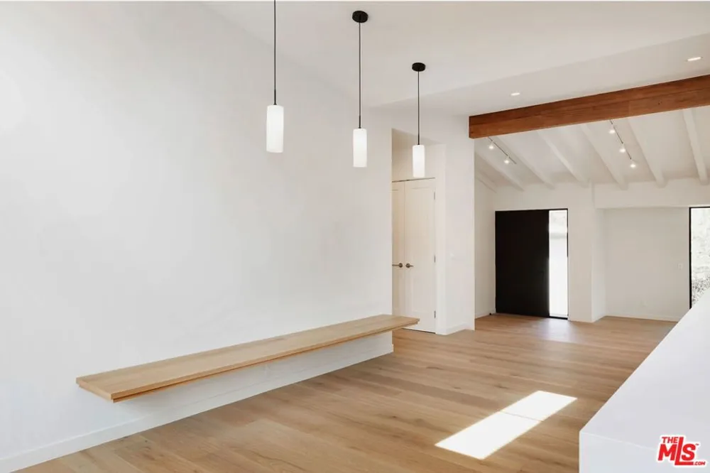 7102 Pacific View Drive Los Angeles, CA 90068