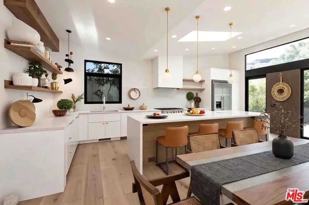 7102 Pacific View Drive Los Angeles, CA 90068