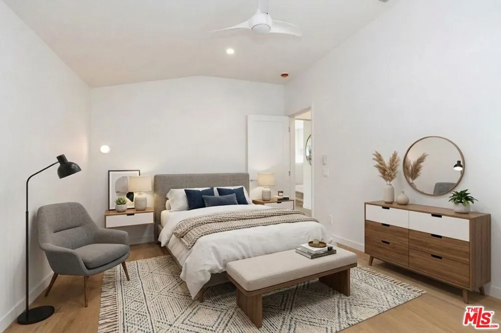7102 Pacific View Drive Los Angeles, CA 90068