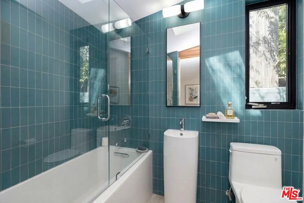 7102 Pacific View Drive Los Angeles, CA 90068