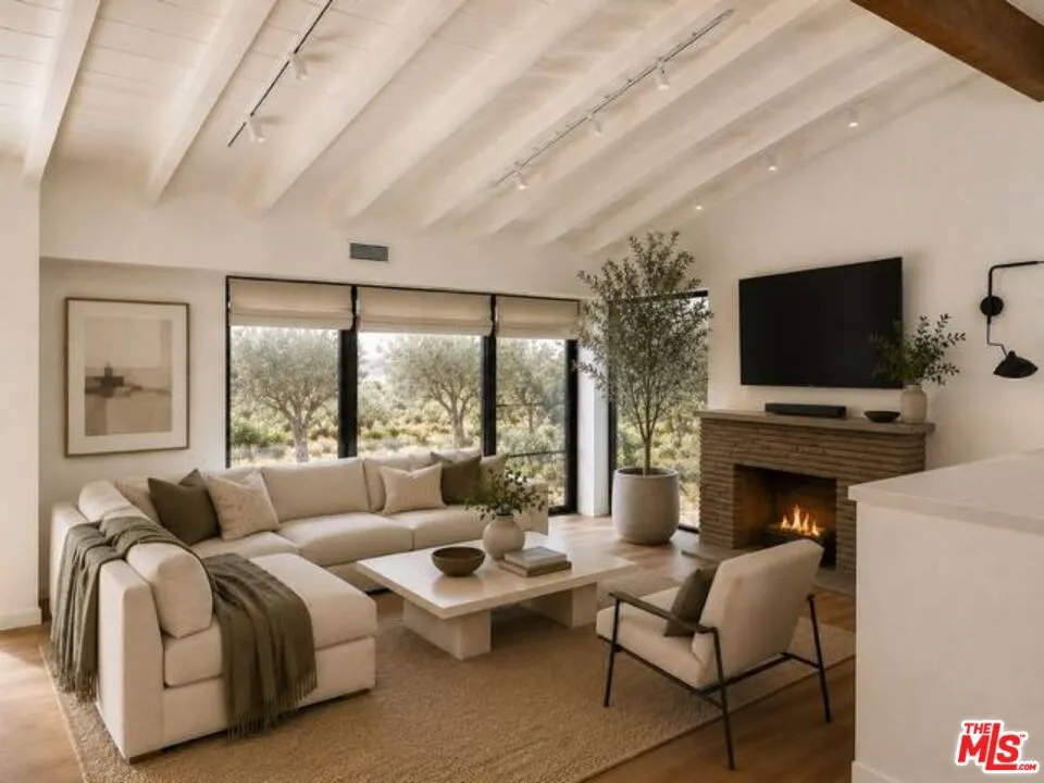 7102 Pacific View Drive Los Angeles, CA 90068