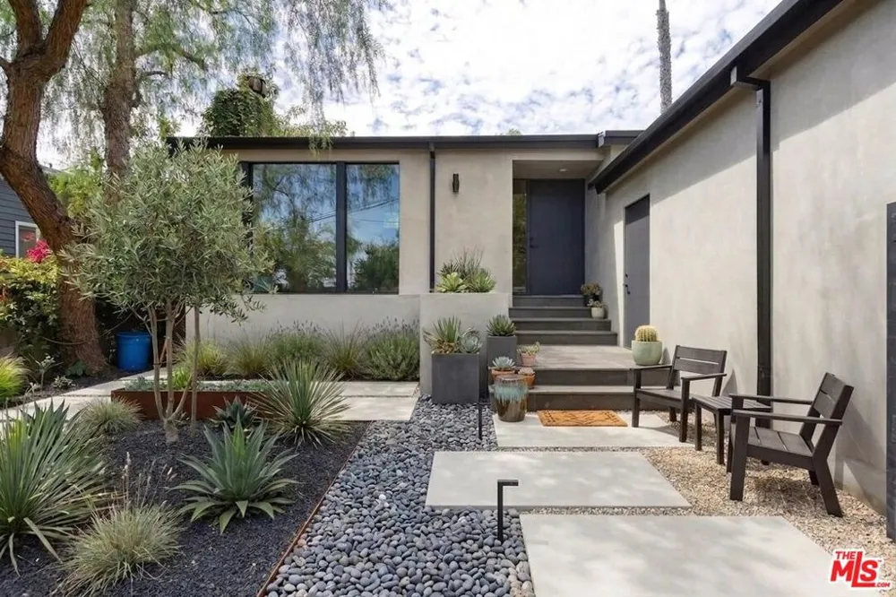 7102 Pacific View Drive Los Angeles, CA 90068