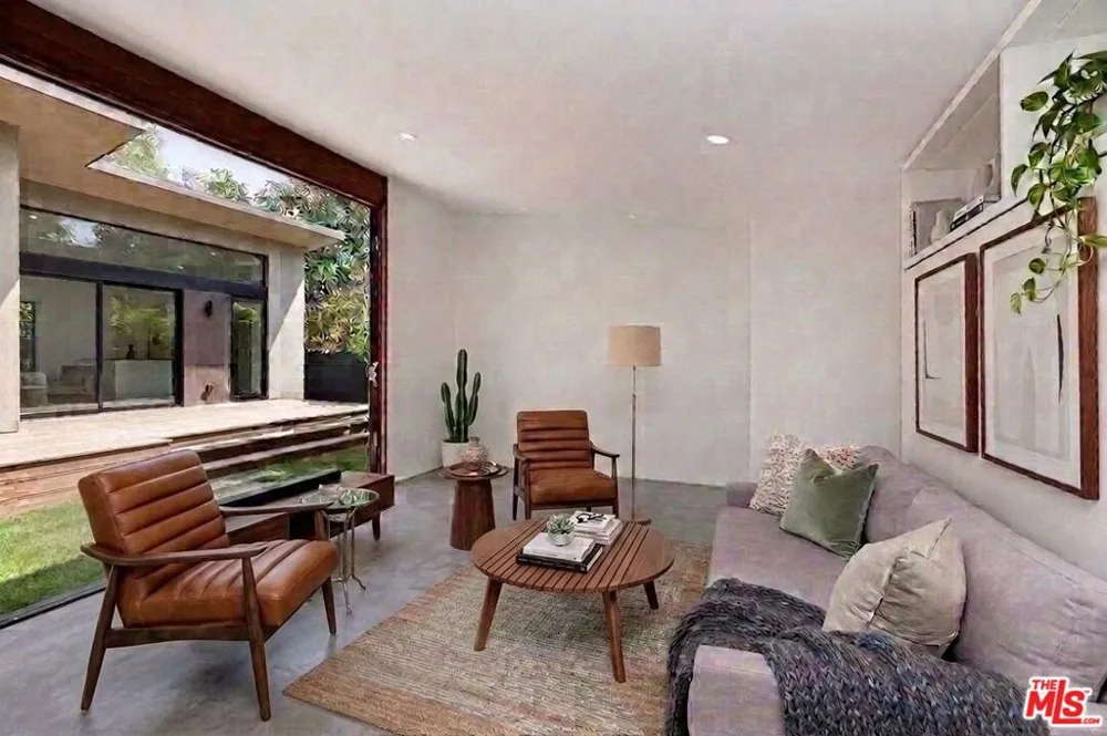7102 Pacific View Drive Los Angeles, CA 90068
