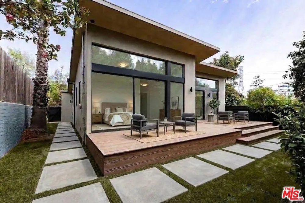 7102 Pacific View Drive Los Angeles, CA 90068
