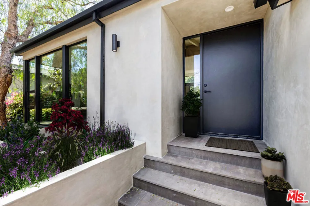 7102 Pacific View Drive Los Angeles, CA 90068
