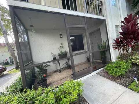 16240 Laurel Dr #101
