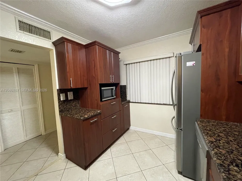 16240 Laurel Dr #101 Weston, FL 33326