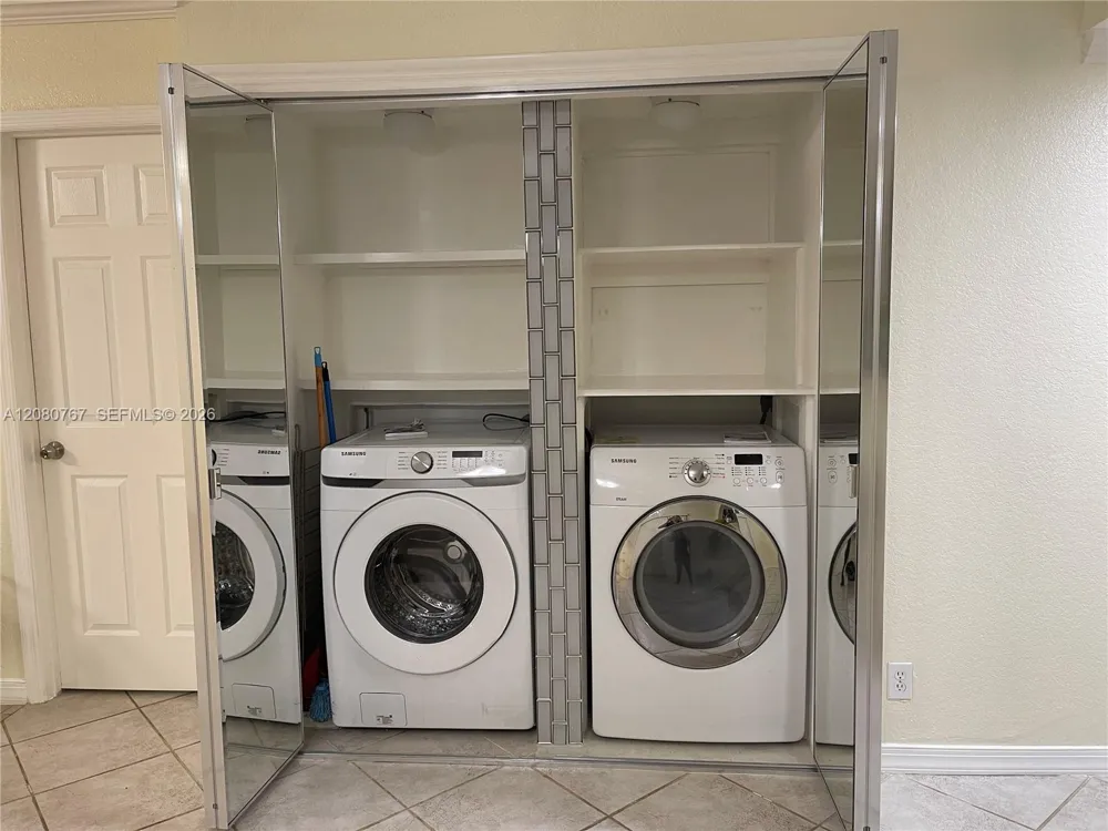 16240 Laurel Dr #101 Weston, FL 33326