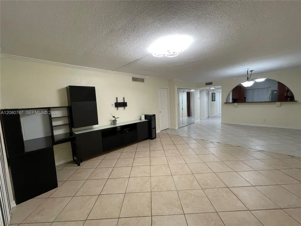 16240 Laurel Dr #101 Weston, FL 33326