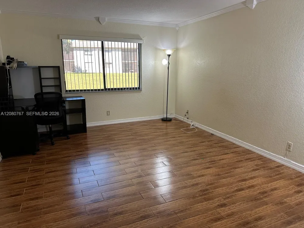 16240 Laurel Dr #101 Weston, FL 33326