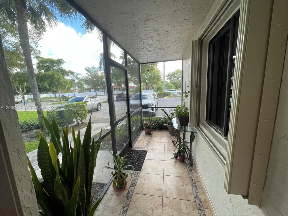 16240 Laurel Dr #101 Weston, FL 33326