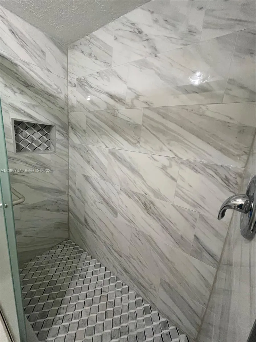16240 Laurel Dr #101 Weston, FL 33326