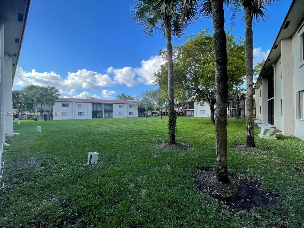 16240 Laurel Dr #101 Weston, FL 33326