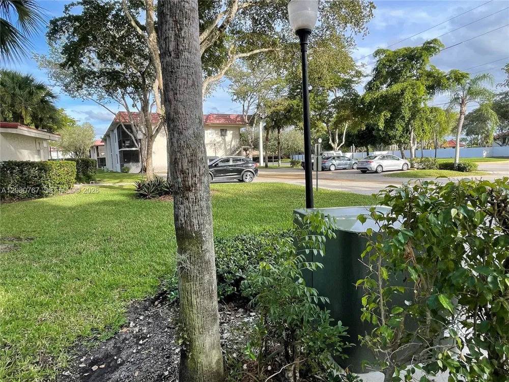 16240 Laurel Dr #101 Weston, FL 33326
