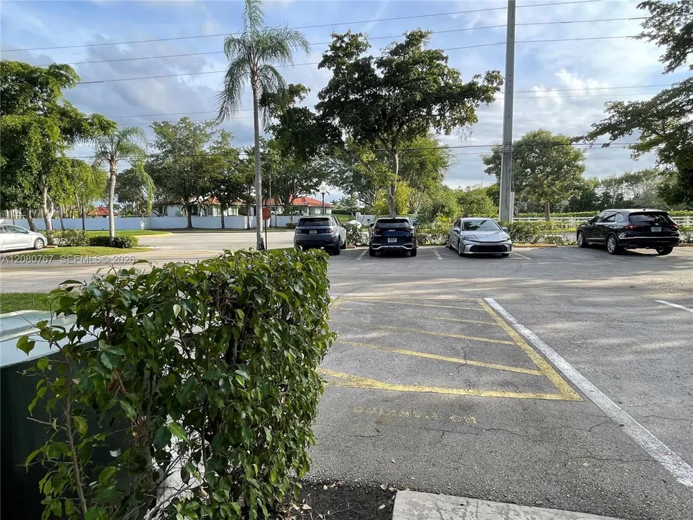 16240 Laurel Dr #101 Weston, FL 33326