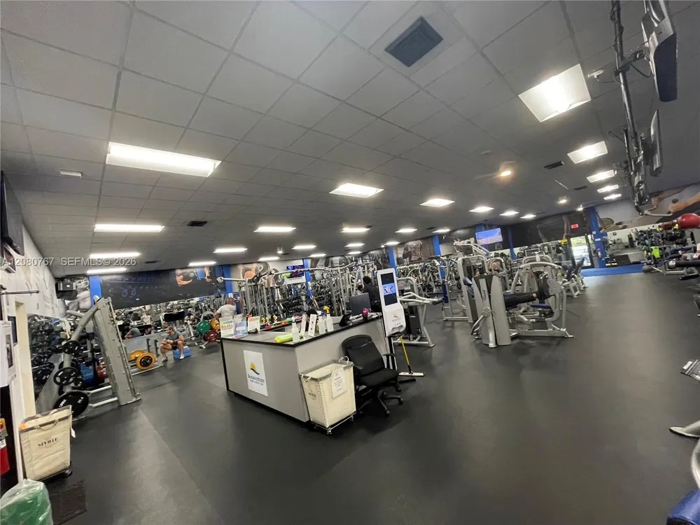 16240 Laurel Dr #101 Weston, FL 33326
