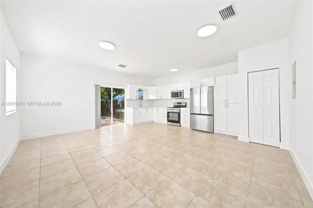 145 NE 60th St Miami, FL 33137