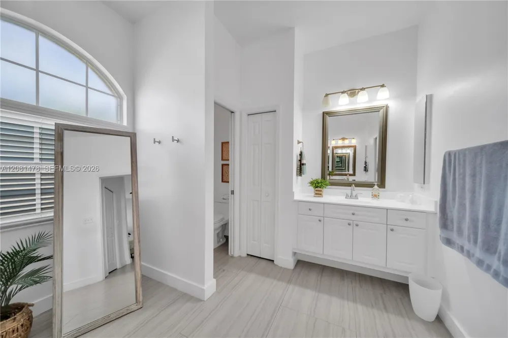 11142 Lakeland Cir Other City - In The State Of Florida, FL 33913