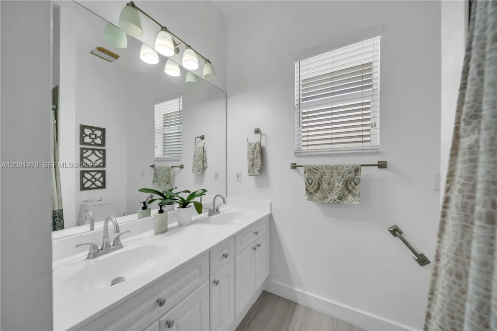 11142 Lakeland Cir Other City - In The State Of Florida, FL 33913