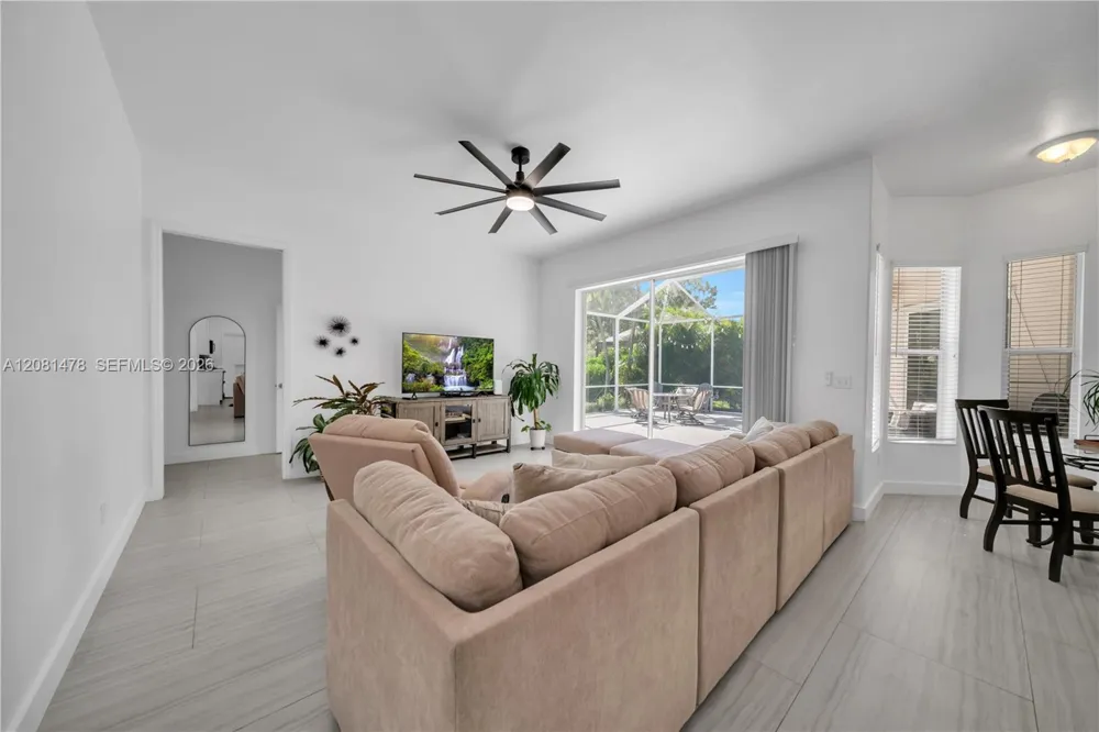 11142 Lakeland Cir Other City - In The State Of Florida, FL 33913