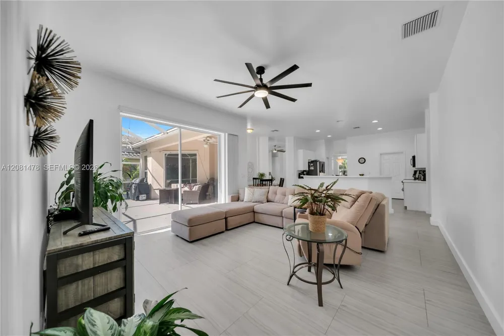 11142 Lakeland Cir Other City - In The State Of Florida, FL 33913