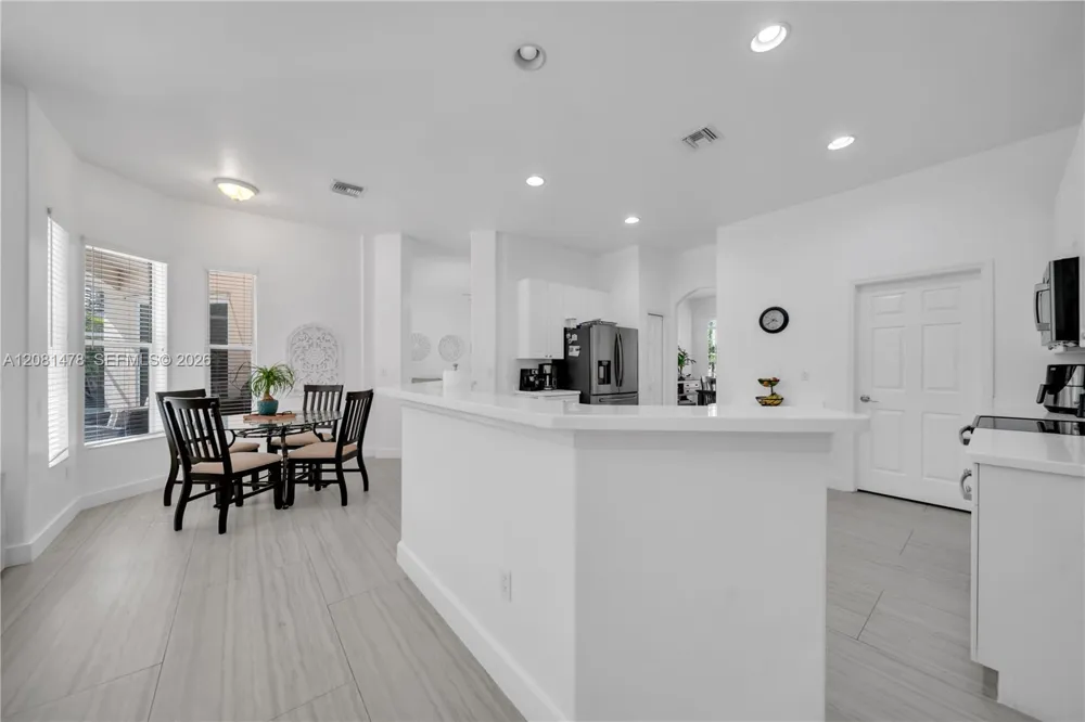 11142 Lakeland Cir Other City - In The State Of Florida, FL 33913