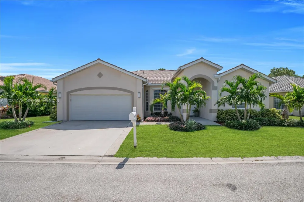 11142 Lakeland Cir Other City - In The State Of Florida, FL 33913
