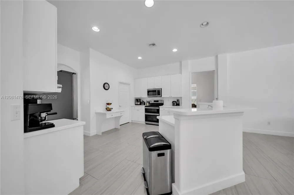 11142 Lakeland Cir Other City - In The State Of Florida, FL 33913