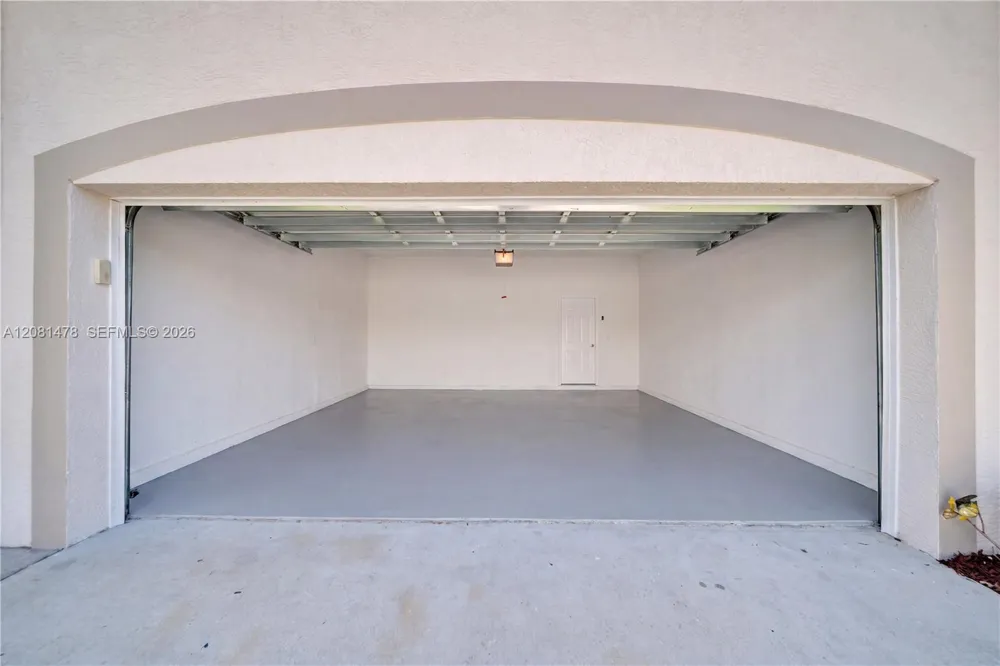 11142 Lakeland Cir Other City - In The State Of Florida, FL 33913