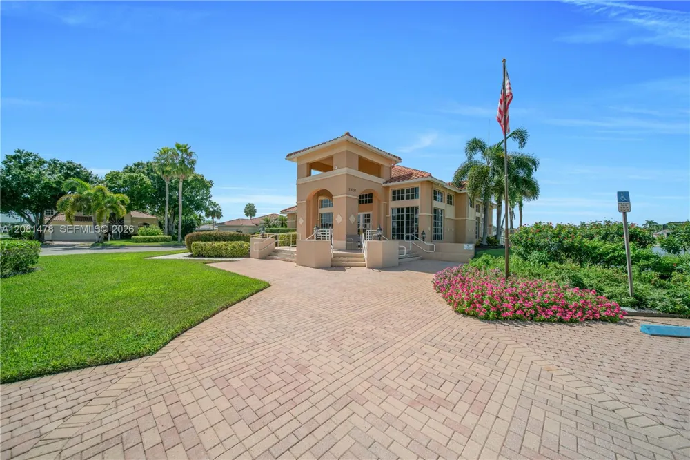 11142 Lakeland Cir Other City - In The State Of Florida, FL 33913