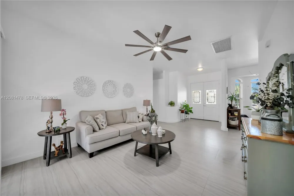 11142 Lakeland Cir Other City - In The State Of Florida, FL 33913