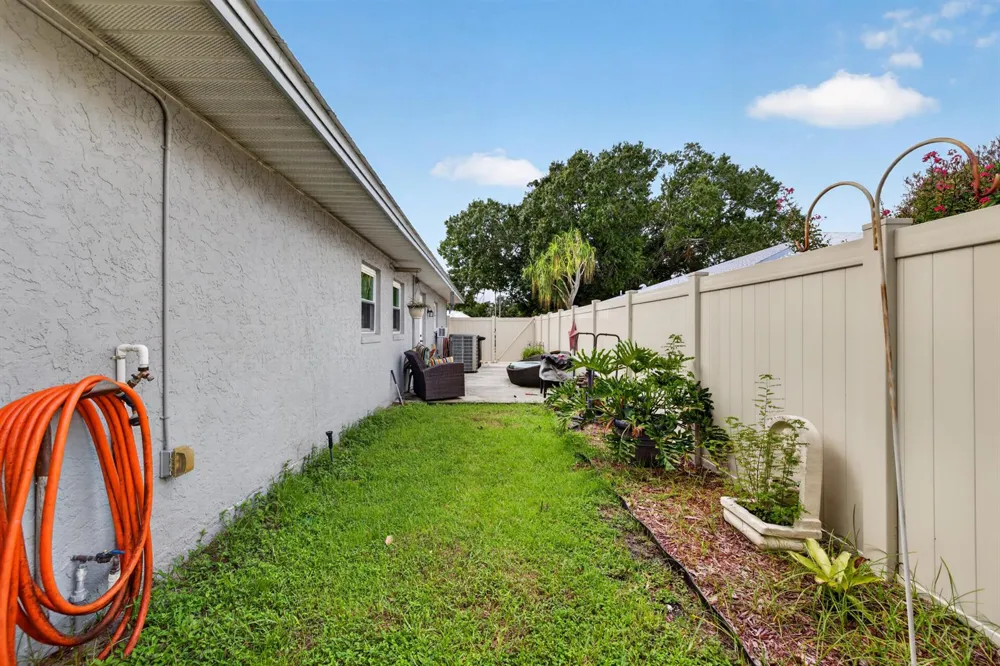 1916 QUAIL COURT Fort Pierce, FL 34982