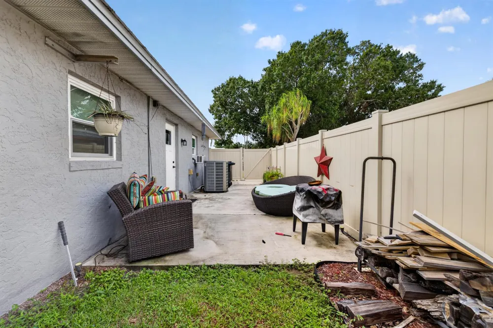 1916 QUAIL COURT Fort Pierce, FL 34982