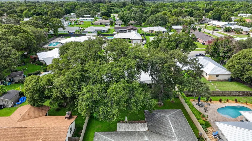 1916 QUAIL COURT Fort Pierce, FL 34982