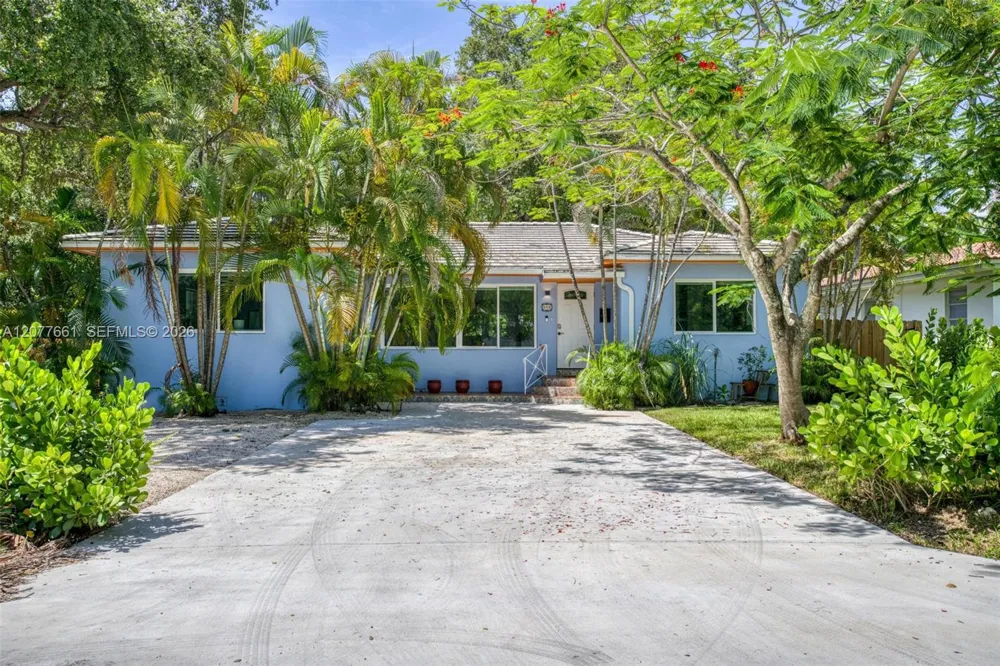 890 NE 90th St Miami, FL 33138