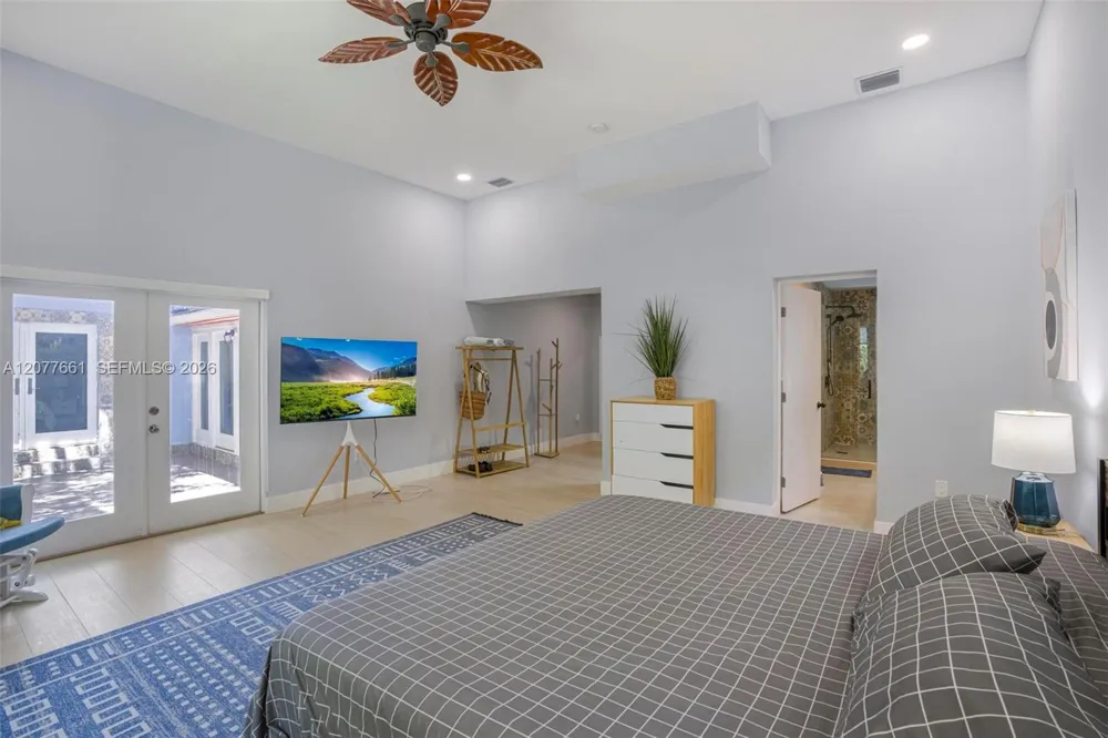 890 NE 90th St Miami, FL 33138