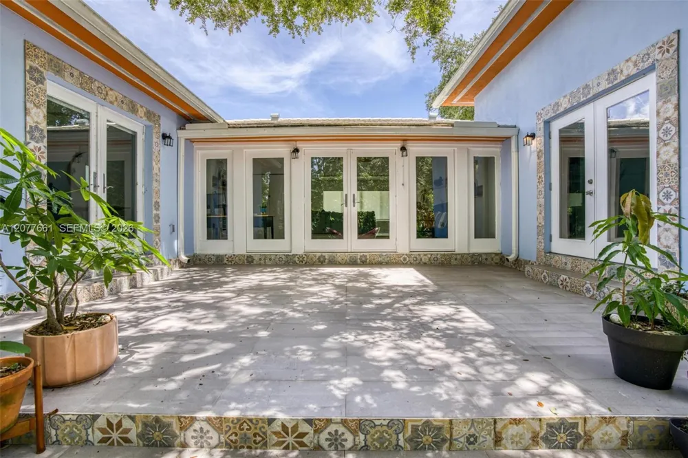890 NE 90th St Miami, FL 33138