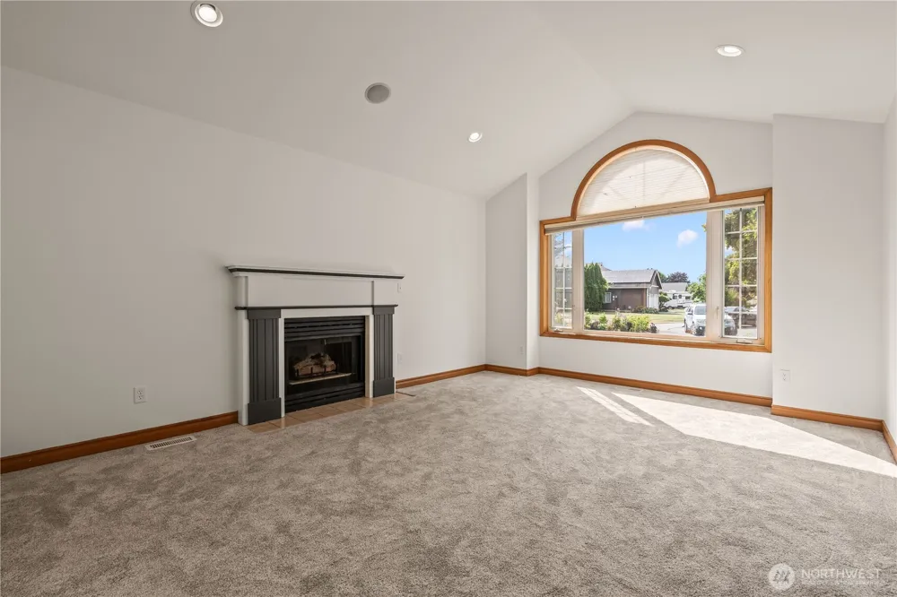 1160 Cascade Court Lynden, WA 98264
